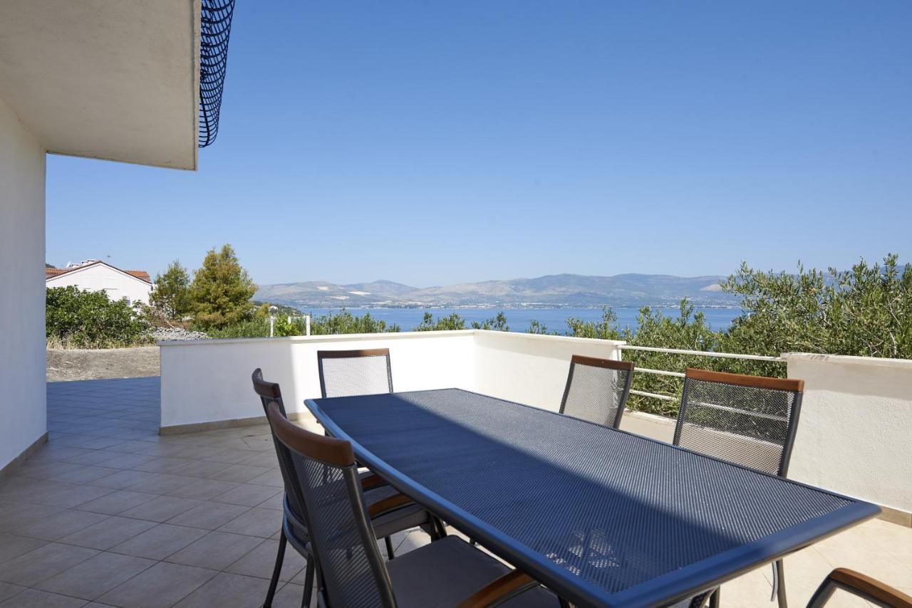 Apartments By The Sea Slatine, Ciovo - 15504 Екстер'єр фото