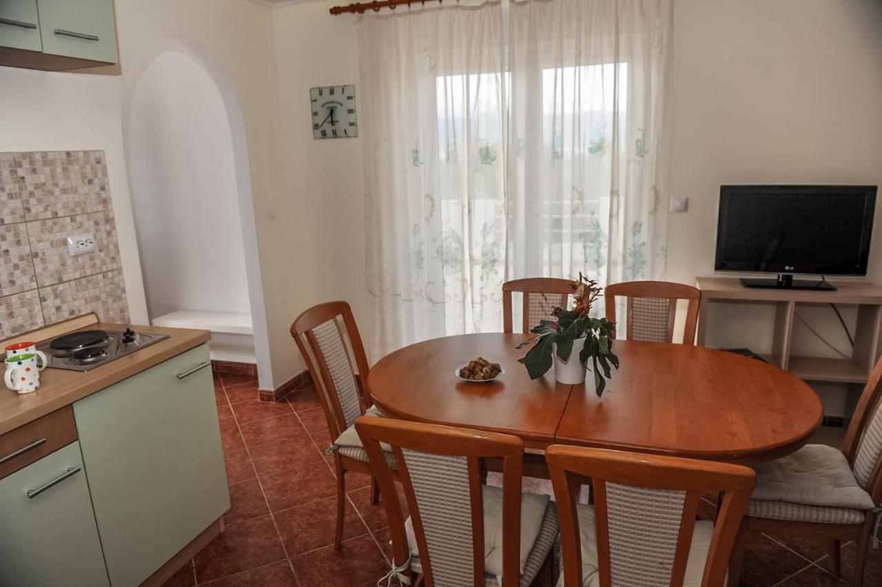Apartments By The Sea Slatine, Ciovo - 15504 Екстер'єр фото